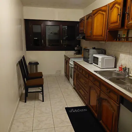 3 Bedroom - Sleeps 6 Saint-Cyr-l'Ecole