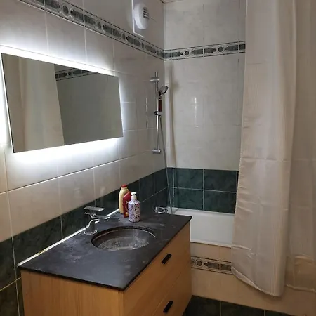 3 Bedroom - Sleeps 6 Apartment *